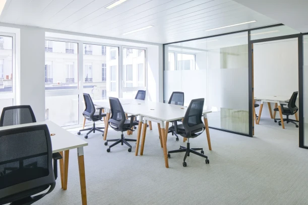 Bureau privé - 75008 - 3 postes - 1440€