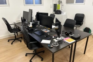 Open Space - 94110 - 4 postes - 200€