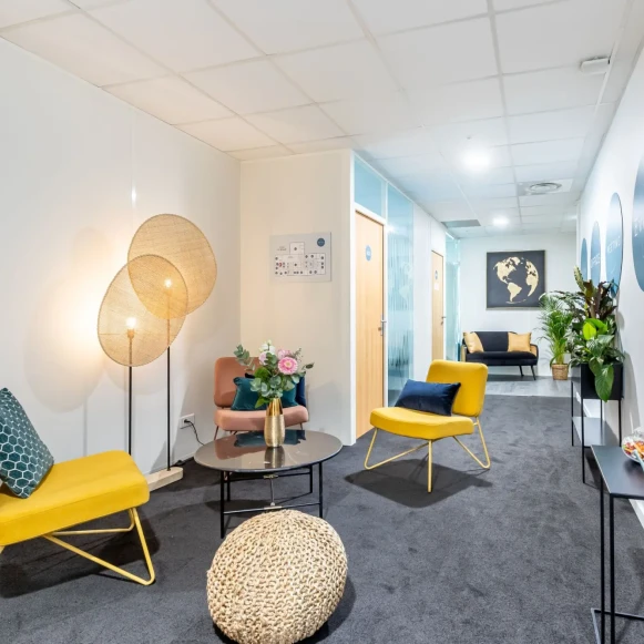 Bureau privé 18 m² 3 postes Coworking Rue Jacques Daguerre Nantes 44300 - photo 3