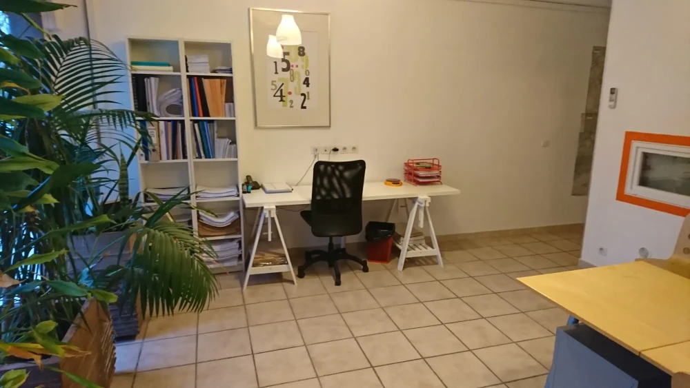 Bureau privé - 84110 - 3 postes - 200€