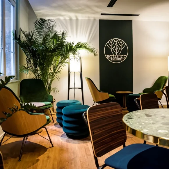 Bureau privé 35 m² 8 postes Coworking Rue Traversière Paris 75012 - photo 2