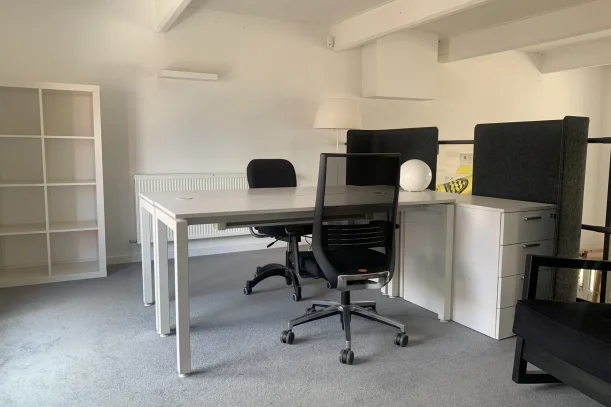 Open Space - 59700 - 2 postes - 250€