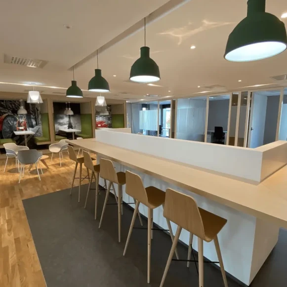 Bureau privé 30 m² 6 postes Coworking Avenue Pierre-Georges Latécoère Toulouse 31400 - photo 1