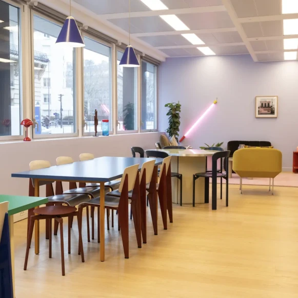 Bureau privé 15 m² 5 postes Coworking Rue Alfred Roll Paris 75017 - photo 5