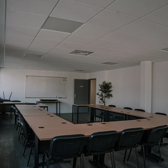 Bureau privé 75 m² 13 postes Location bureau Rue du Lieutenant Petit le Roy Chevilly-Larue 94550 - photo 3