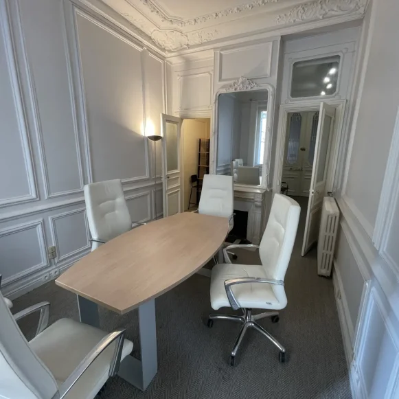 Espace indépendant 25 m² 4 postes Coworking Avenue du Coq Paris 75009 - photo 1