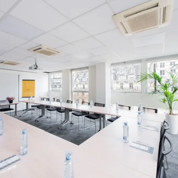 Bureau privé 33 m² 6 postes Coworking Avenue Montaigne Paris 75008 - photo 6