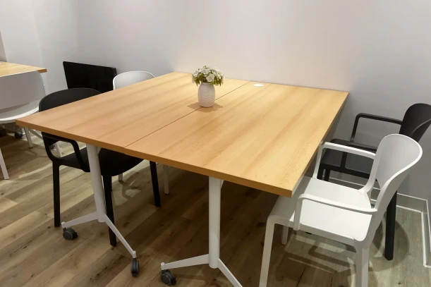 Bureau privé - 59500 - 18 postes - 2400€