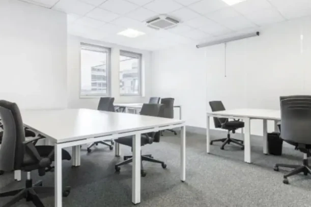 Bureau privé - 95000 - 3 postes - 1010€