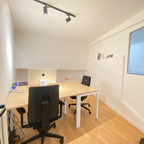 Bureau privé 14 m² 3 postes Location bureau Avenue du Général Michel Bizot Paris 75012 - photo 3