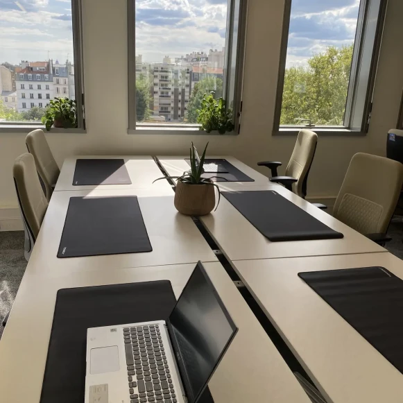 Open Space  28 postes Coworking Quai de Valmy Paris 75010 - photo 4