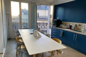 Bureau privé - 75008 - 4 postes - 2500€