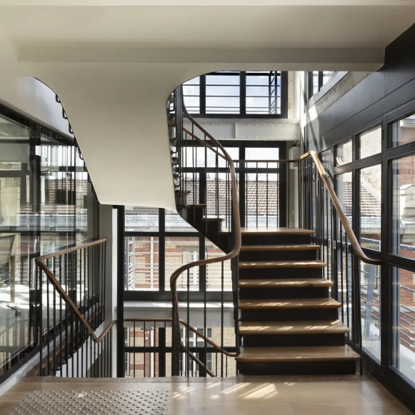 Espace indépendant 245 m² 52 postes Coworking Rue Joseph de Maistre Paris 75018 - photo 1