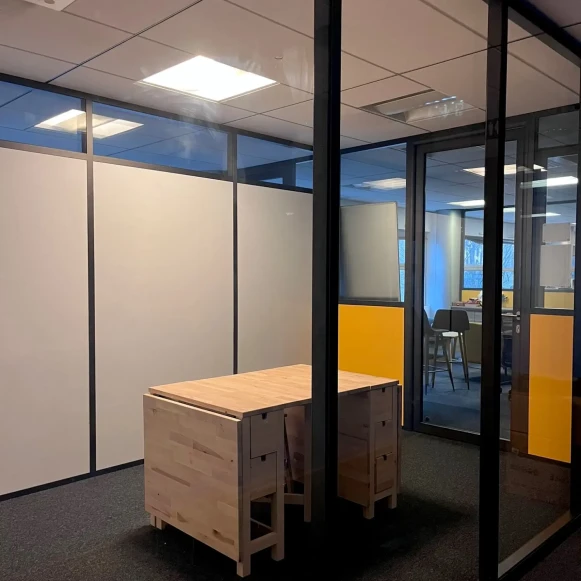 Bureau privé 43 m² 8 postes Coworking Place Giovanni da Verrazzano Lyon 69009 - photo 2