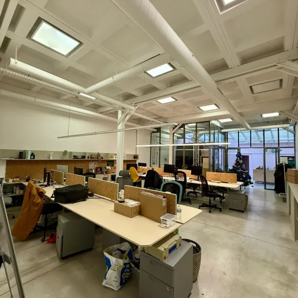 Espace indépendant 230 m² 32 postes Location bureau Rue de la Plaine Paris 75020 - photo 5