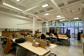 Espace indépendant - 75020 - 32 postes - 8300€