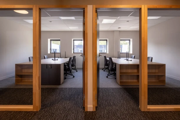 Open Space - 44800 - 10 postes - 199€