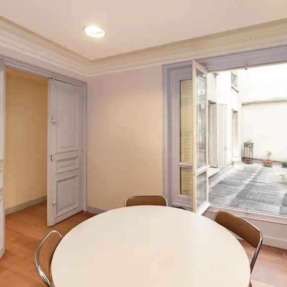 Bureau privé 30 m² 2 postes Location bureau Rue du Four Paris 75006 - photo 7