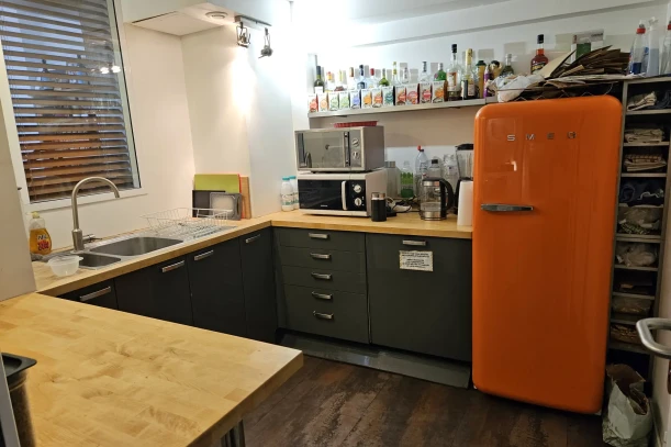 Bureau privé - 75017 - 2 postes - 790€