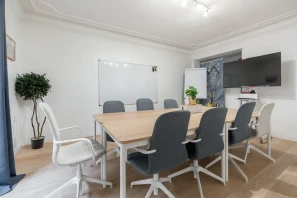 Espace indépendant - 75010 - 24 postes - 11760€