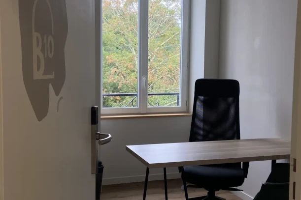 Bureau privé - 64100 - 1 poste - 490€