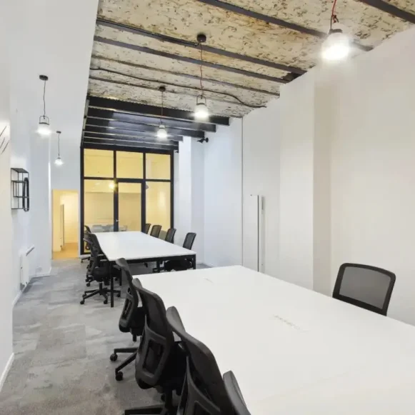 Espace indépendant 190 m² 30 postes Location bureau Rue Championnet Paris 75018 - photo 1