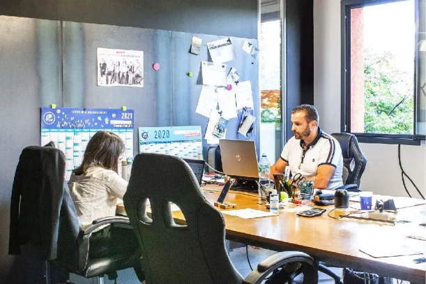 Bureau privé - 42000 - 8 postes - 1450€