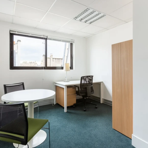 Bureau privé 8 m² 1 poste Coworking Rue des Petits Hôtels Paris 75010 - photo 1