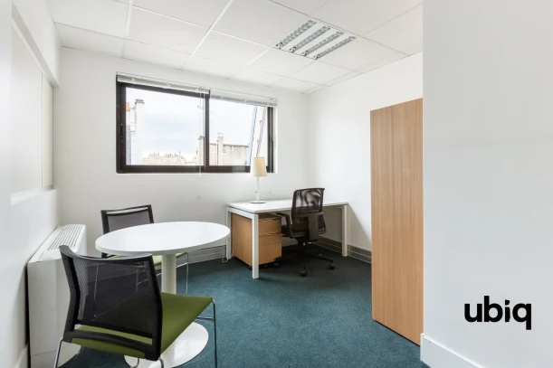 Bureau privé - 75010 - 1 poste - 1100€