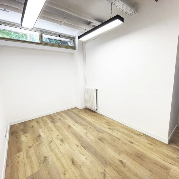 Bureau privé 11 m² 3 postes Coworking Avenue Pasteur Montreuil 93100 - photo 1