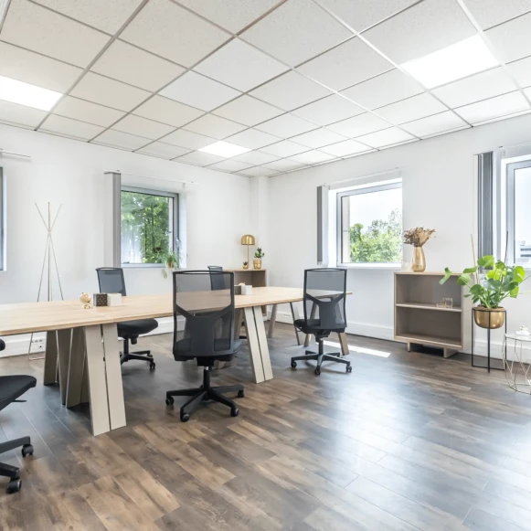 Bureau privé 25 m² 6 postes Coworking Avenue Léonard de Vinci Pessac 33600 - photo 2