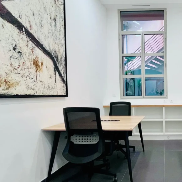 Bureau privé 18 m² 6 postes Location bureau Montée du Saint-Esprit Marseille 13002 - photo 1