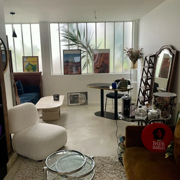 Bureau privé 15 m² 2 postes Location bureau Rue d'Enghien Paris 75010 - photo 1