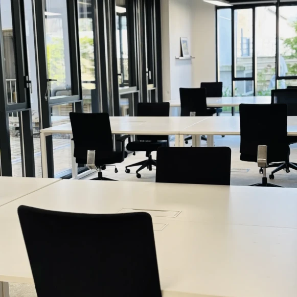 Bureau privé 228 m² 40 postes Location bureau Rue Petit Clichy 92110 - photo 1