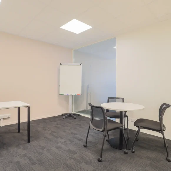Bureau privé 15 m² 2 postes Coworking Place Rihour Lille 59000 - photo 1