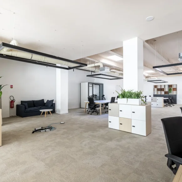 Espace indépendant 421 m² 50 postes Location bureau Rue Saint-Fiacre Paris 75002 - photo 4