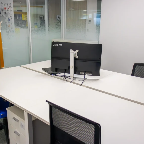Bureau privé 20 m² 4 postes Coworking Rue Paul Bellamy Nantes 44000 - photo 3
