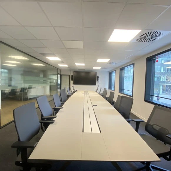 Open Space  30 postes Coworking Avenue de l'Arche Courbevoie 92400 - photo 2
