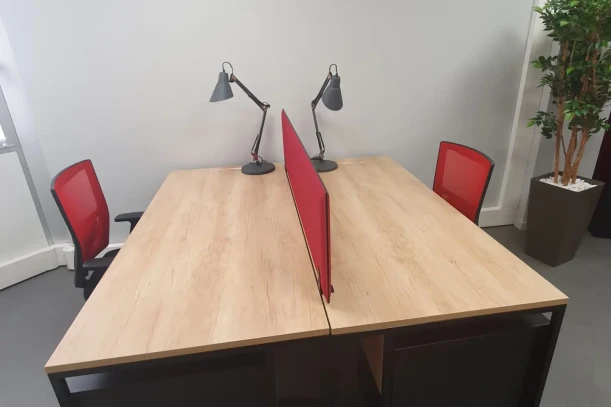 Bureau privé - 33600 - 2 postes - 480€