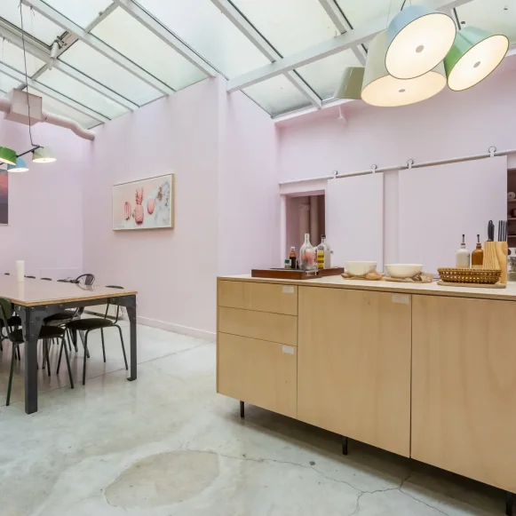 Espace indépendant 230 m² 32 postes Location bureau Rue de la Plaine Paris 75020 - photo 2