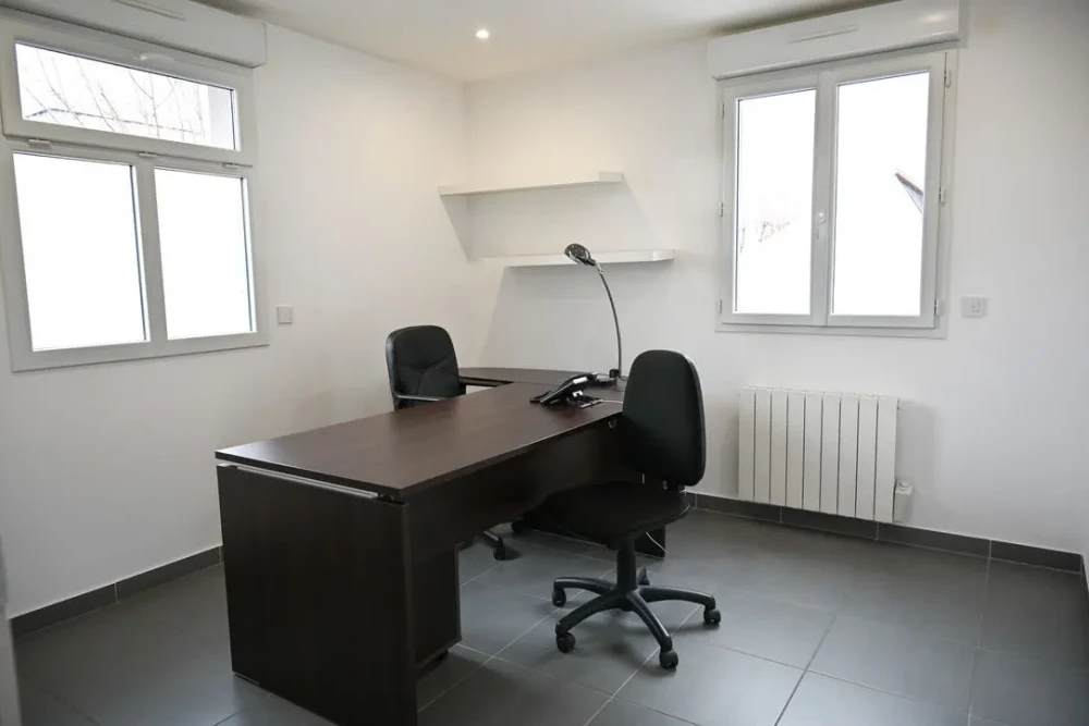 Bureau privé - 92000 - 1 poste - 950€