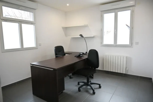 Bureau privé - 92000 - 1 poste - 950€
