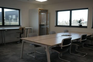 Open Space - 67720 - 8 postes - 200€
