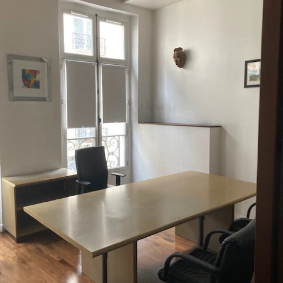 Bureau privé 44 m² 12 postes Location bureau Rue Vauvilliers Paris 75001 - photo 4