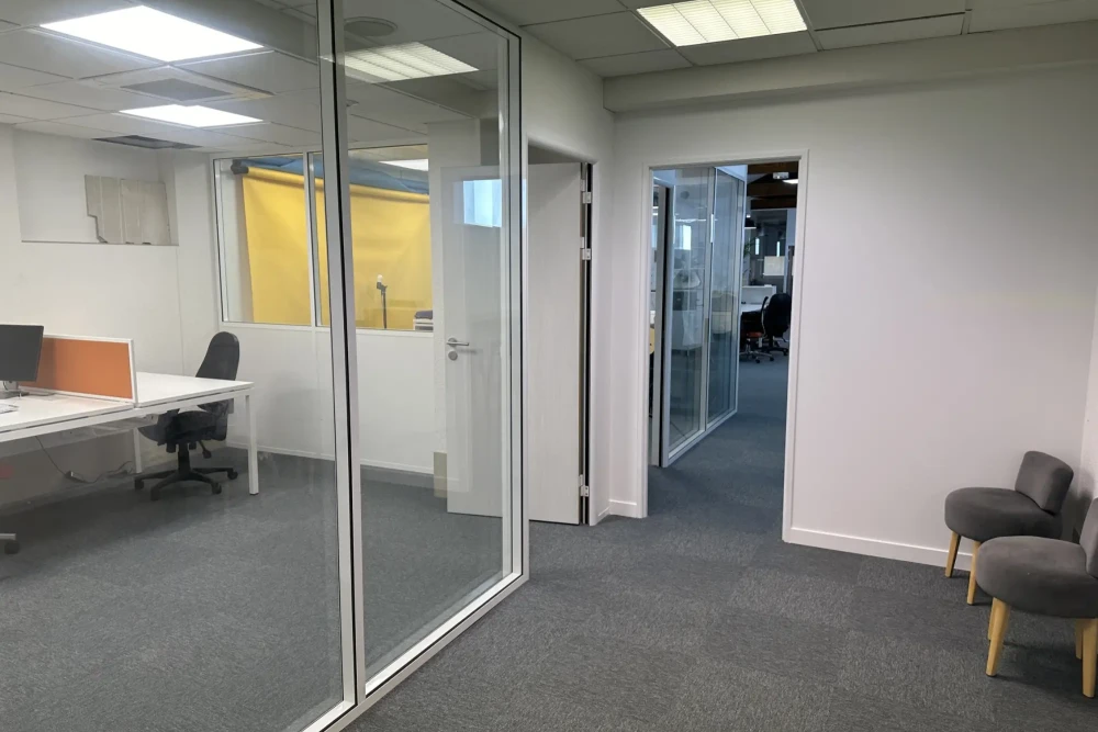 Bureau privé - 26000 - 3 postes - 380€