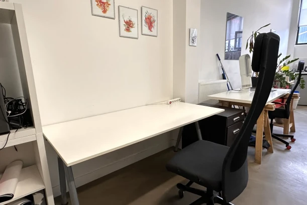 Open Space - 93100 - 3 postes - 180€