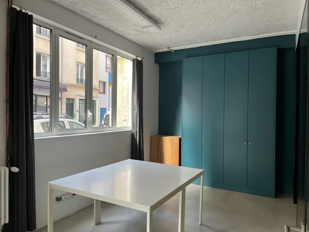 Espace indépendant - 75014 - 20 postes - 6200€