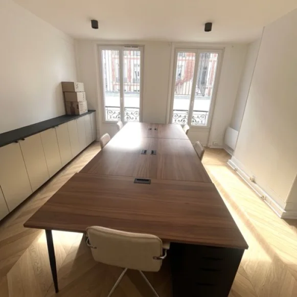Bureau privé 25 m² 4 postes Location bureau Rue La Fayette Paris 75010 - photo 3