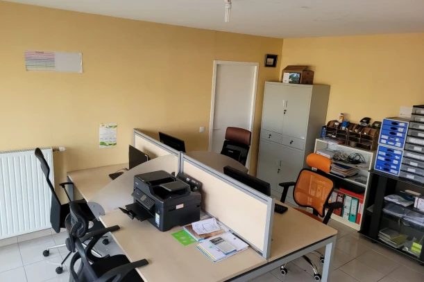 Open Space - 74600 - 2 postes - 50€