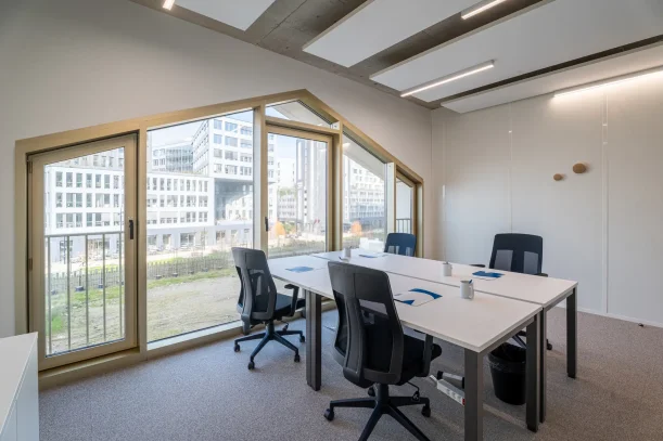 Bureau privé - 33800 - 4 postes - 1720€